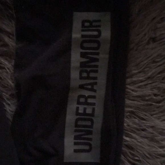 UNDER ARMOUR Capri leggings size small - Picture 3 of 4